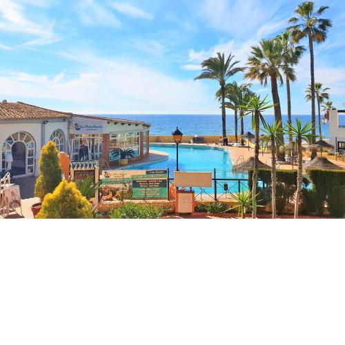 Dona Lola Micaela - fully equiped 1 bedroom ground floor beach front apartment with direct access to the beach of Calahonda - Costa del Sol - CS155