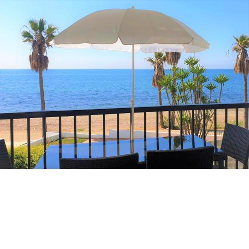 Dona Lola Micaela Beach front duplex apartment with open sea and beach views located between Marbella and Fuengirola - Costa del Sol - CS148