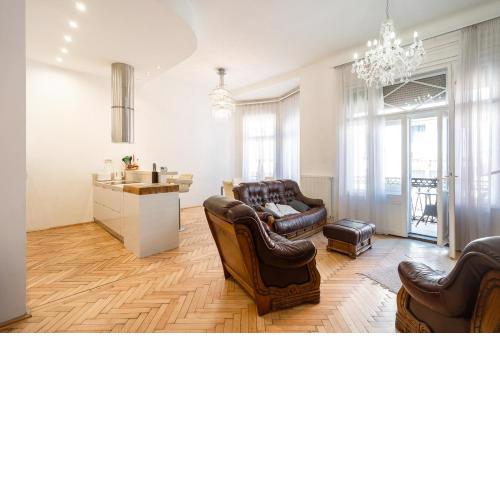 DON'T LOOK any further - Gary's superb apartment
