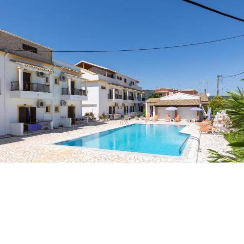 Dora Pool Studios by Konnect,150m from the Beach