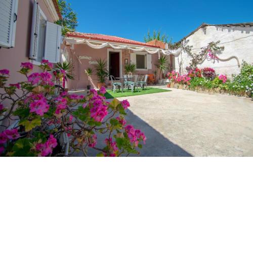 Doras Beach Bungalow B