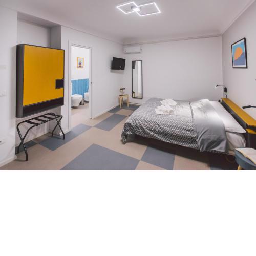 Double bedroom apartment across Ortigia