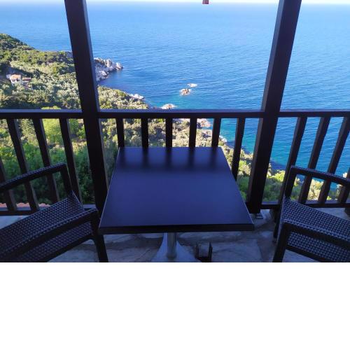 Double studio room in front of the sea