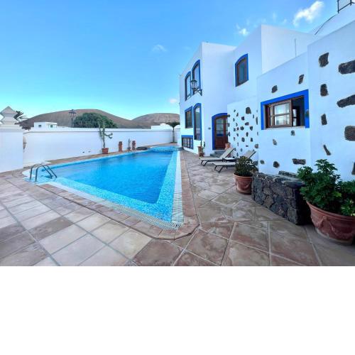 Double with terrace or balcony, breakfast, Wifi, pool