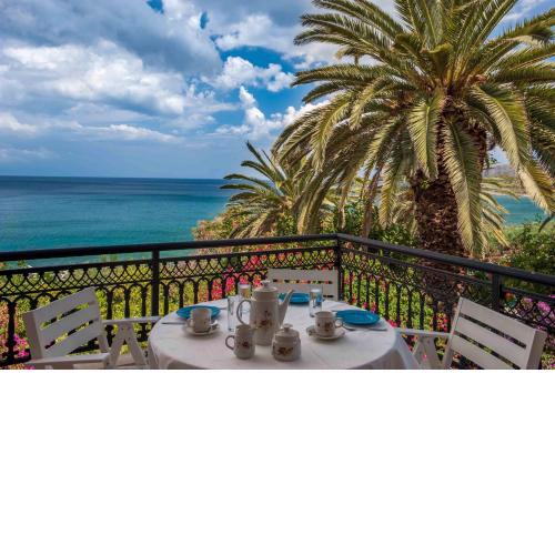 Douka Sea Front Residencies
