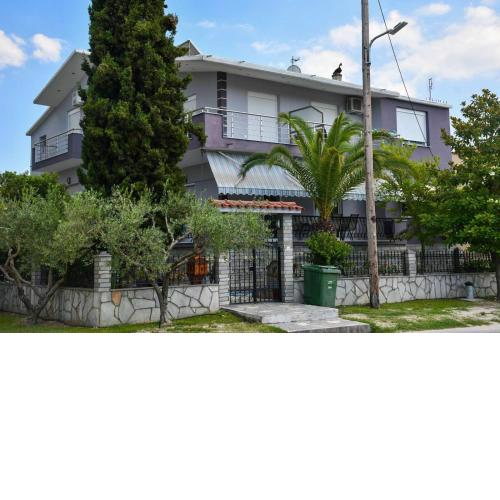 DOUKAS APARTMENTS