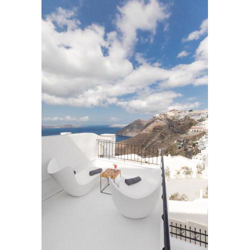Doukas Caldera Suites