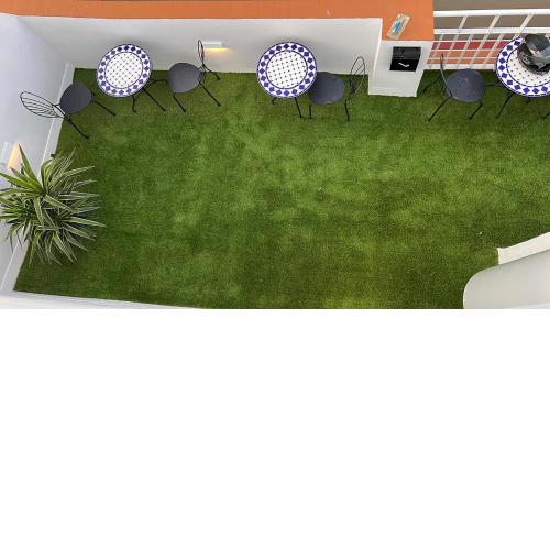 Downtown Apartment (4 bedrooms, 2 bathrooms, wifi)