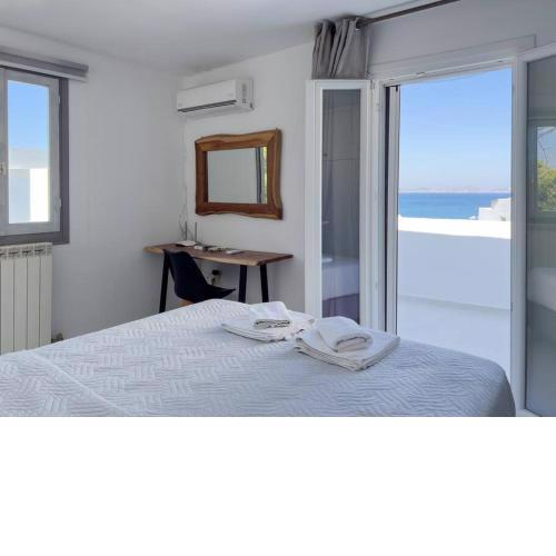 Downtown cottage 3 floors- sea view