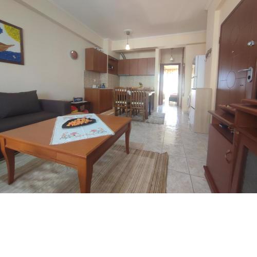 Dreamy 2 bedroom condo with free parking