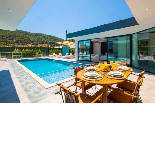 Dreamy Villa with Private Pool and Jacuzzi in Kas