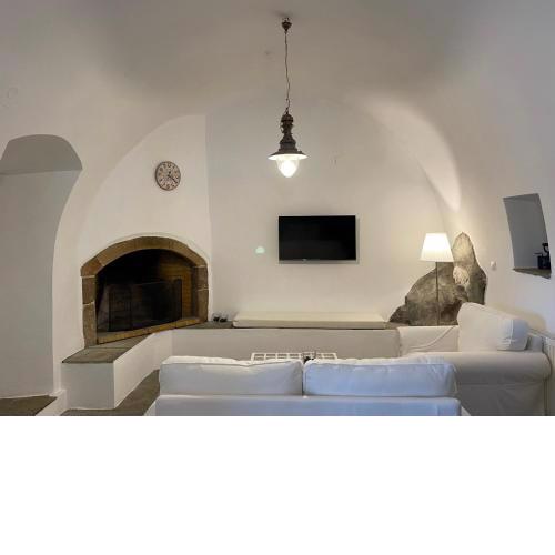 Drymonas Heights Kythira Traditional Volto