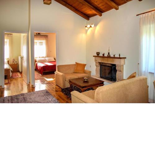 Dual house in Methydrio