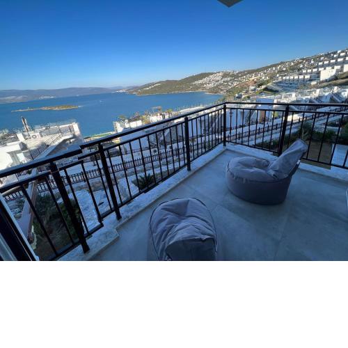 Dublex apartment with sea view, garden and private beach