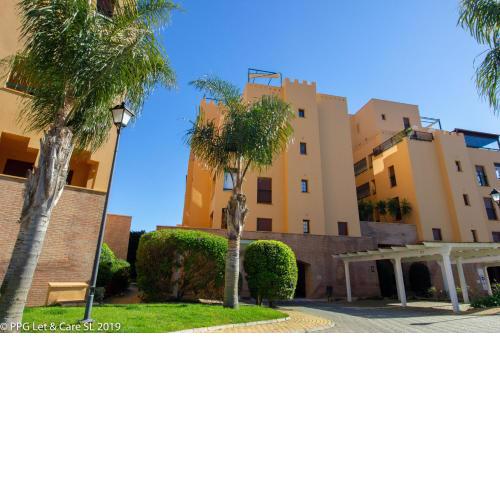 (DUF002) Sea Facing Beach Front Apartment