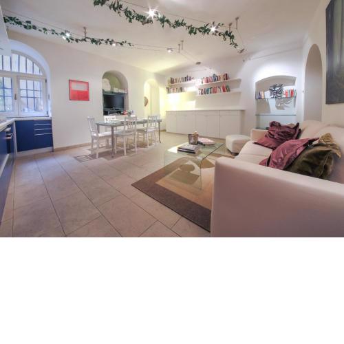 Duomo Deluxe Apartment