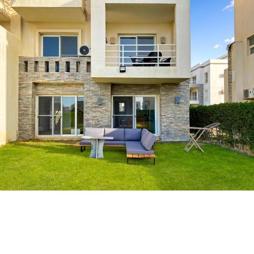 Duplex 4-bedroom chalet in Amwaj