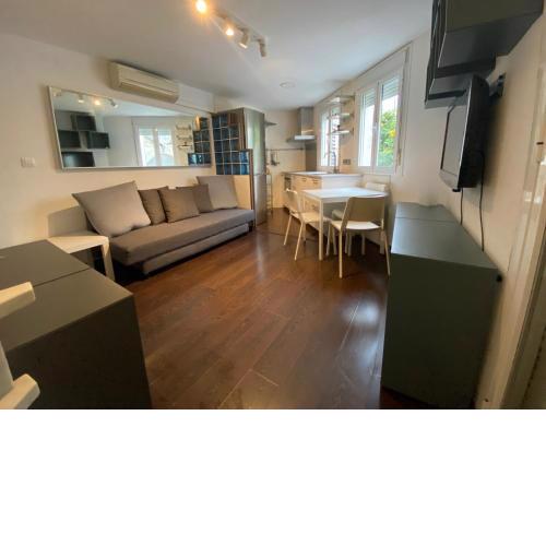 DUPLEX CON TERRAZA EN CALLE FRANCOS