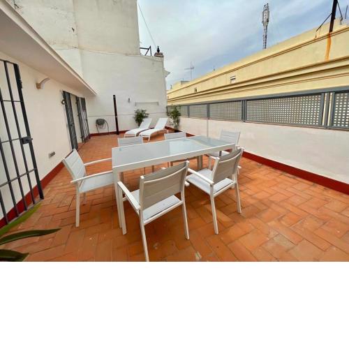 DUPLEX CON TERRAZA PRIVADA, 200 METROS DE CATEDRAL