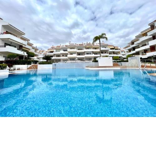 Duplex con Wifi y vista a piscina o exteriores en Los Cristianos