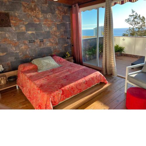 Duplex de lujo en la playa , jacuzzy, piscina, chimenea y padel