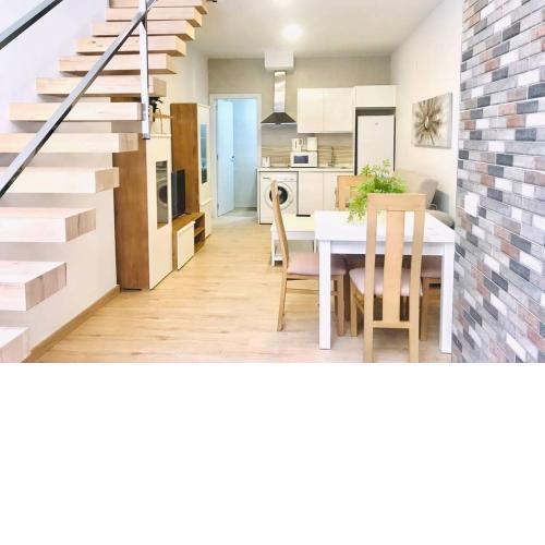 Duplex Huelin II & Beach by ELE Apartments