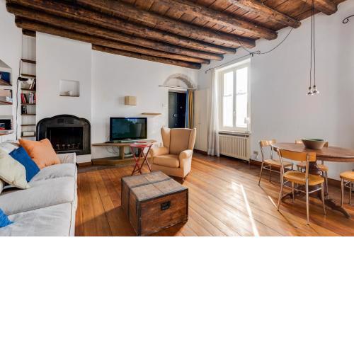 Duplex incantevole sui tetti nel cuore dei Navigli