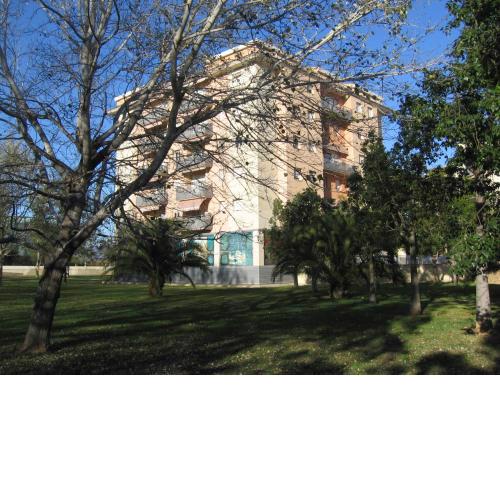 Duplex junto a un Parque