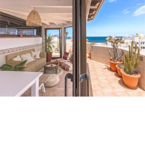 Duplex with sea view and private parking