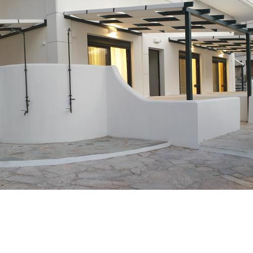 Eantos Studios and Suites