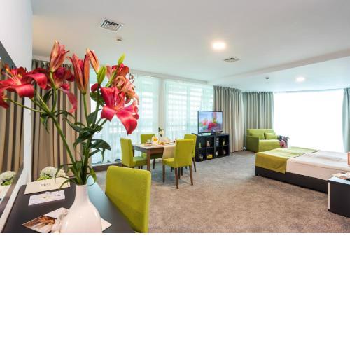 Earth & People Hotel & SPA