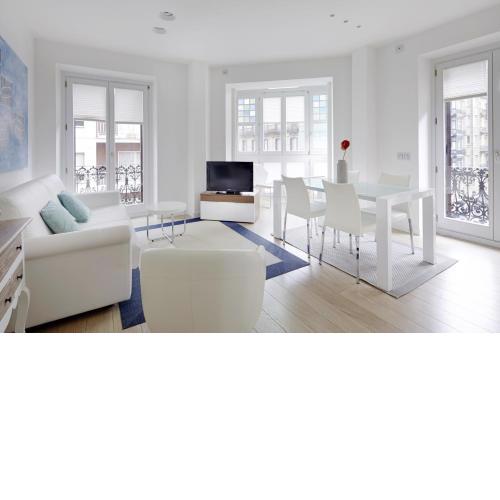 Easo Suite 2B by FeelFree Rentals
