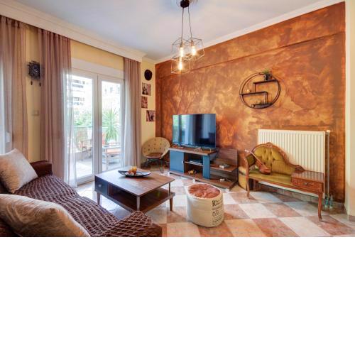 East City Living Apt - Netflix, Vesta Philoxenia