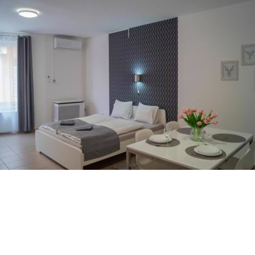 East Side Corner - Apartment 2