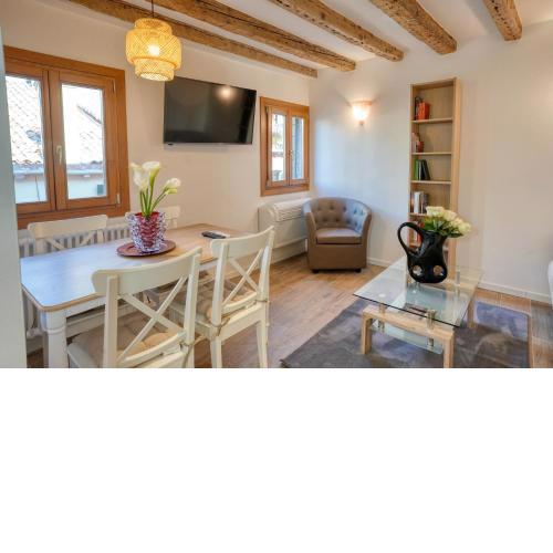 Ecco Suites Apartments
