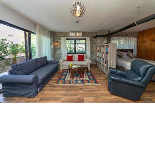 Eclectic Studio Apartment near Sea in Bodrum