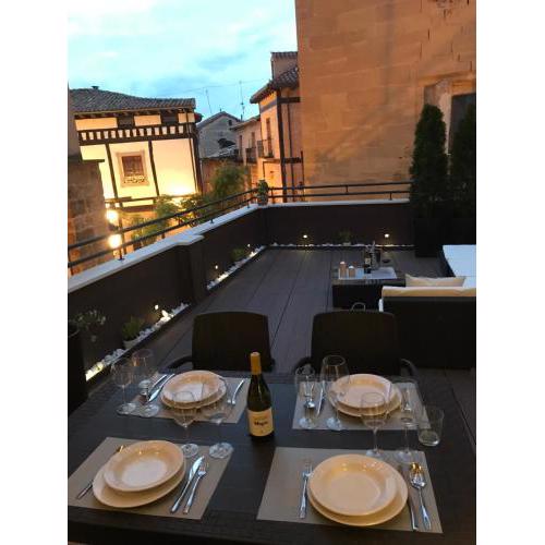 Edificio Privado con Terraza
