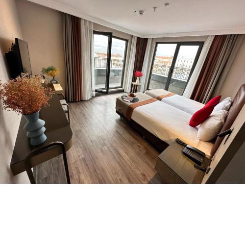 Edition Old City Hotel
