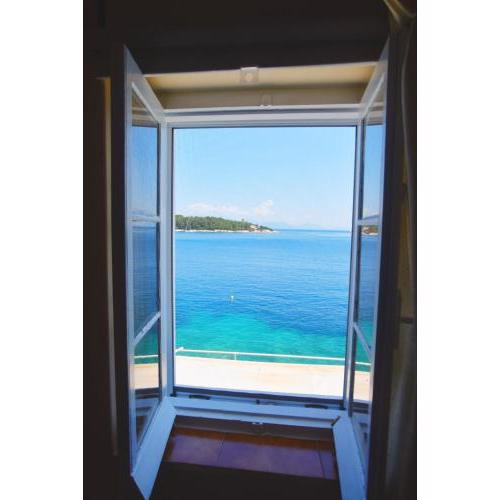 Efi's Cottage by the sea