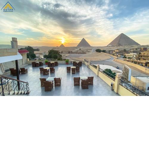 Egypt pyramids inn