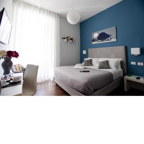 Eighty Four Luxury Rooms
