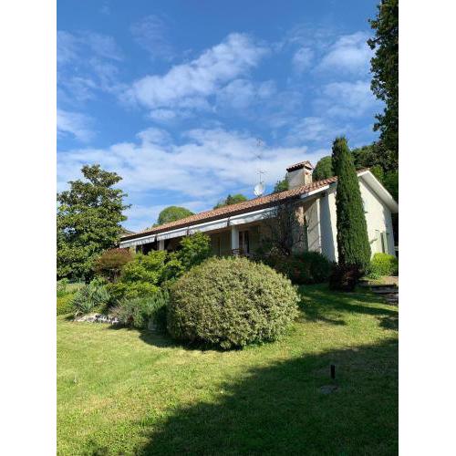 Einzelhaus mit großer Terrasse und Garten in Teolo