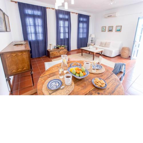 Eirinaki House