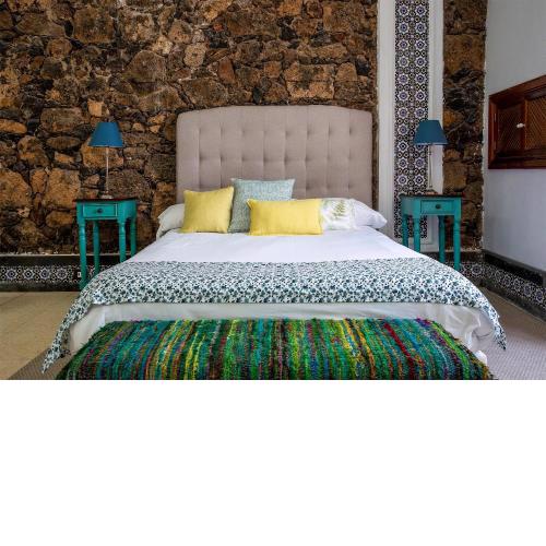El Charco Suites