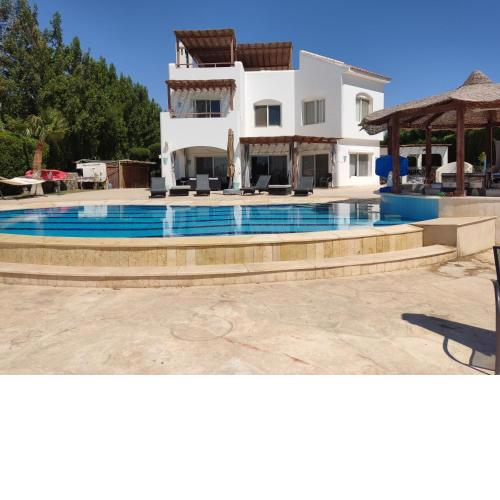 EL GOUNA-Elegant 4-bedroom Villa with Heated Pool