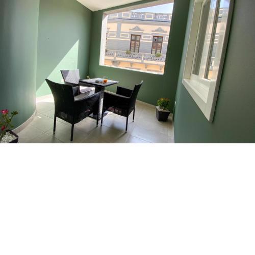El Puente Holiday Home I- Airport 8,1K