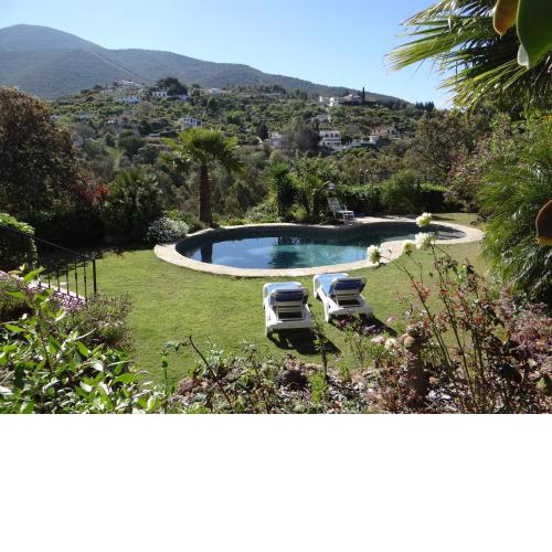 El Roble Holidays