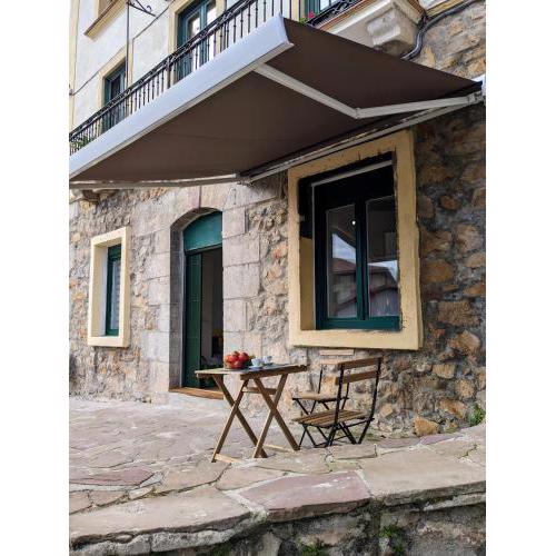 Elantxobe Plaza by Urdaibai Rentals