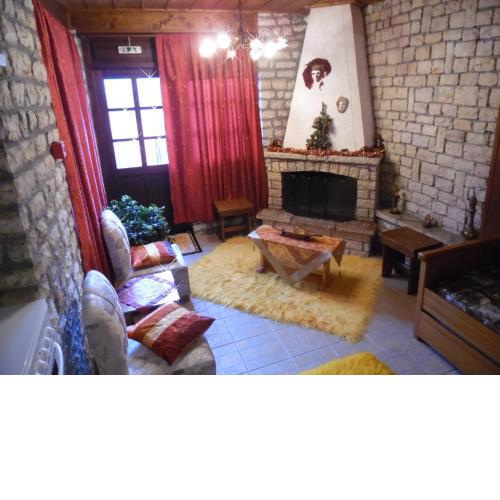 Elatos Rooms