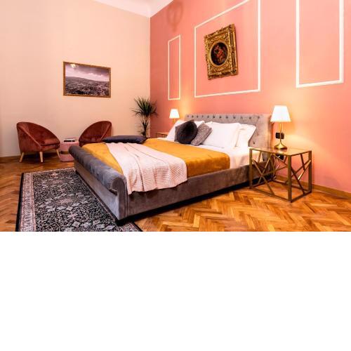 Elegant and historic 3-Bedroom in city center, Private Terrace